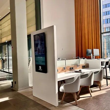 Holiday Inn - Hamburg - Hafencity By Ihg-3